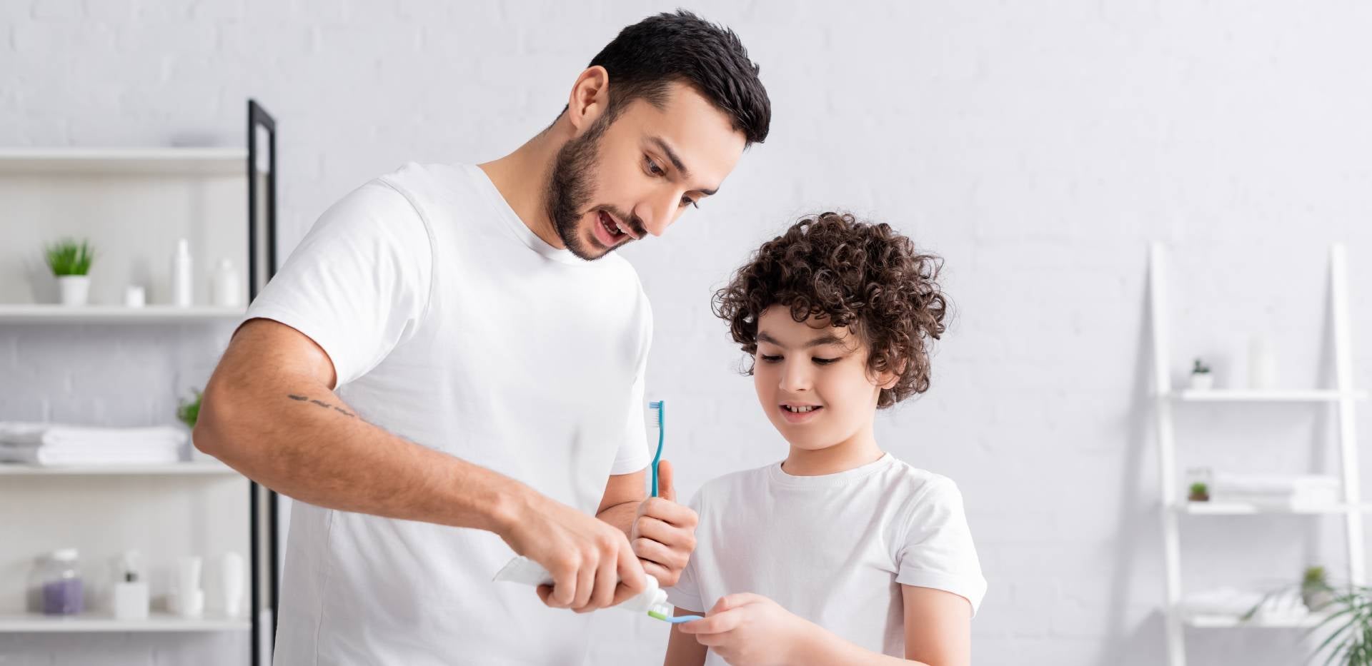 Como é que os mais pequenos aprendem a escovar bem os dentes